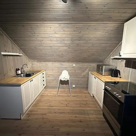 5 Person In Tvindlog Leilighet Kvinlog