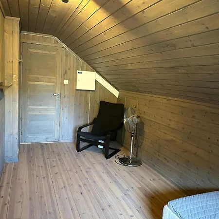 5 Person In Tvindlog Leilighet Kvinlog